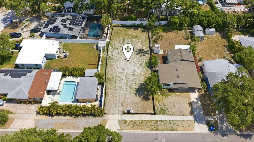 8056 28th Avenue N St Petersburg FL 33710