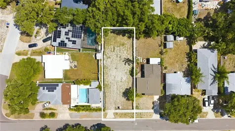 8056 28th Avenue N St Petersburg FL 33710