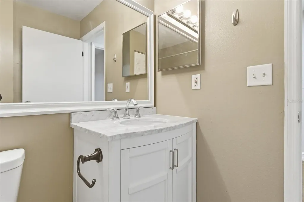 4037 Crockers Lake Boulevard Sarasota FL 34238