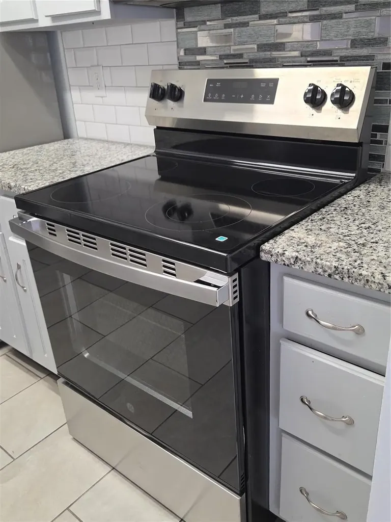 807 Mclain Court Tavares FL 32778