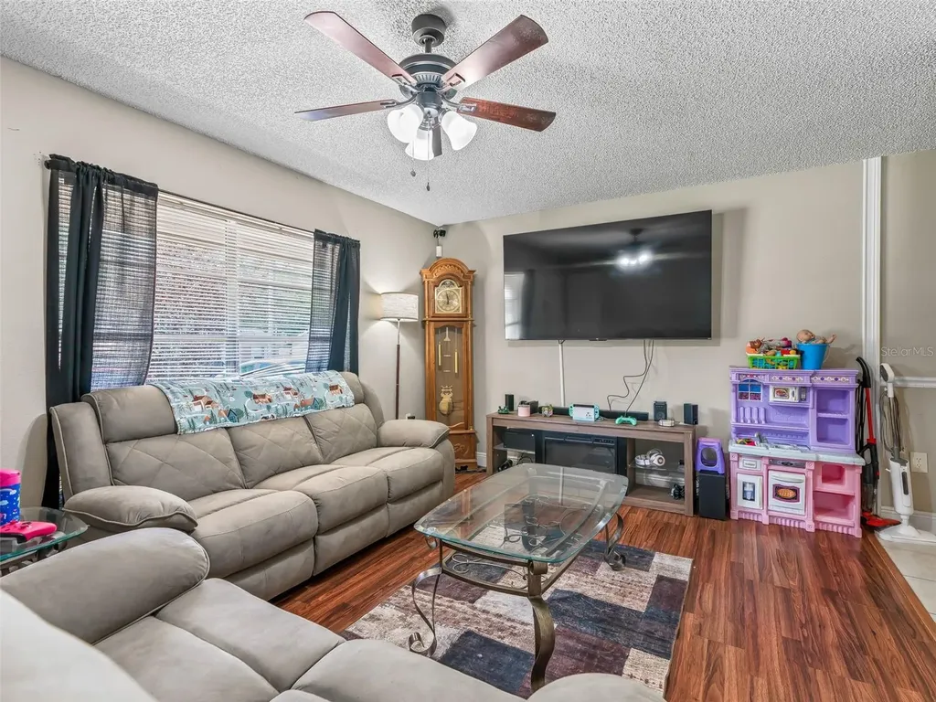 911 Jacaranda Drive Lady Lake FL 32159