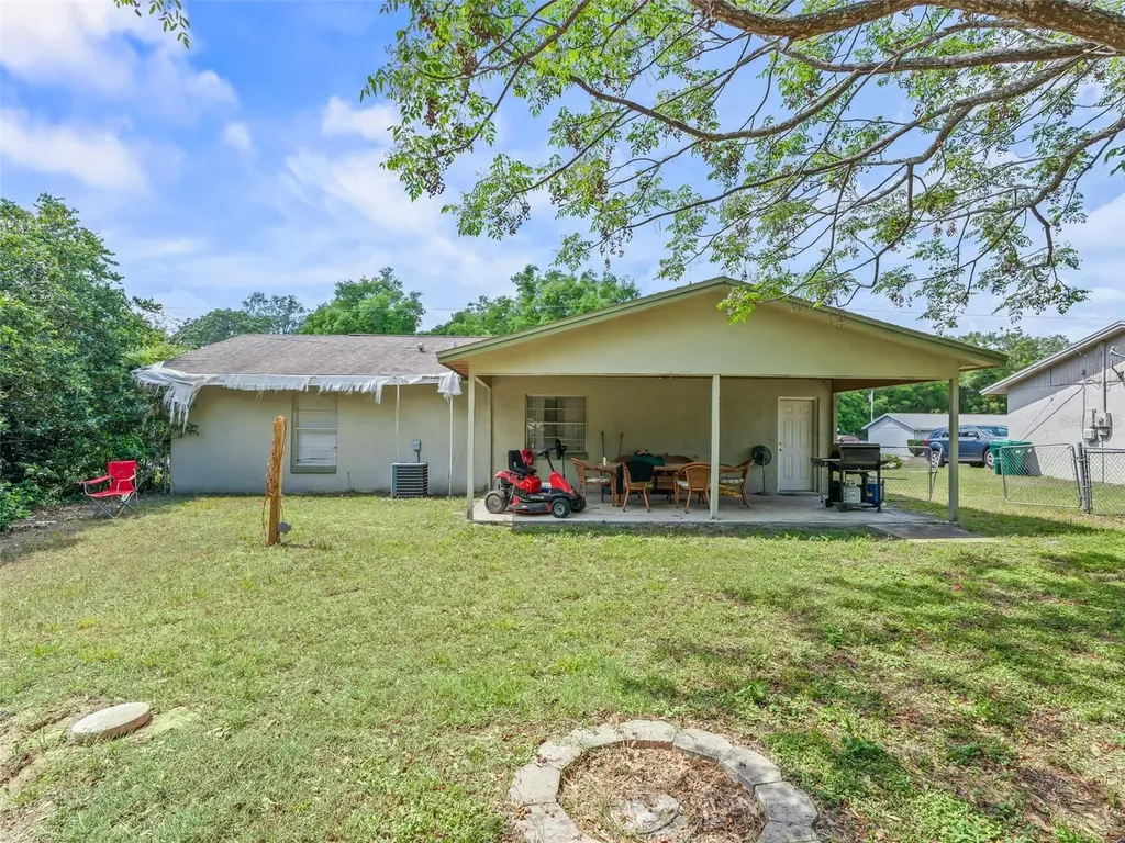 911 Jacaranda Drive Lady Lake FL 32159
