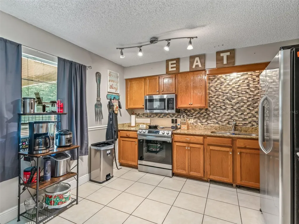 911 Jacaranda Drive Lady Lake FL 32159