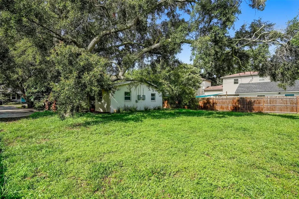 779 12th Avenue N St Petersburg FL 33704