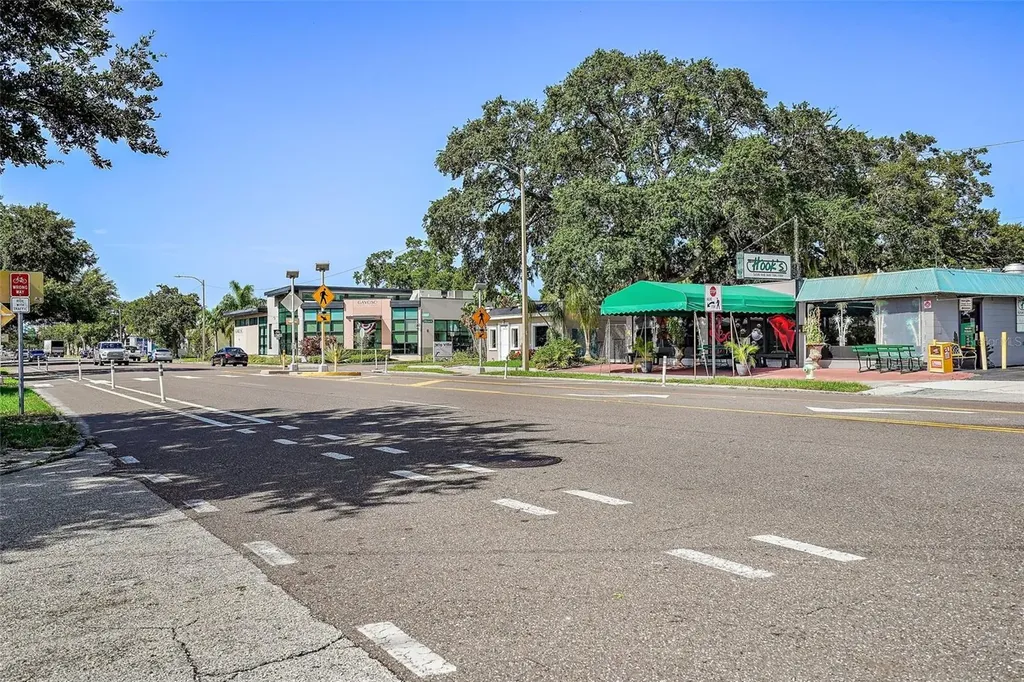 779 12th Avenue N St Petersburg FL 33704
