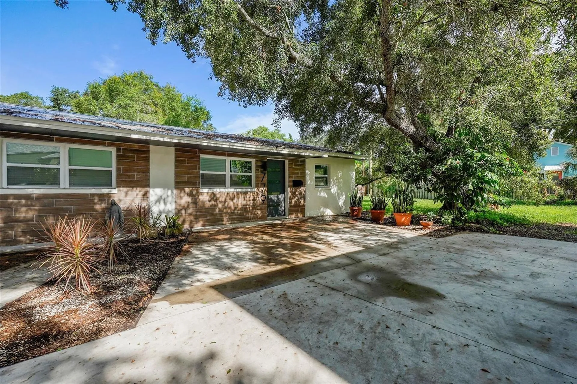 779 12th Avenue N St Petersburg FL 33704