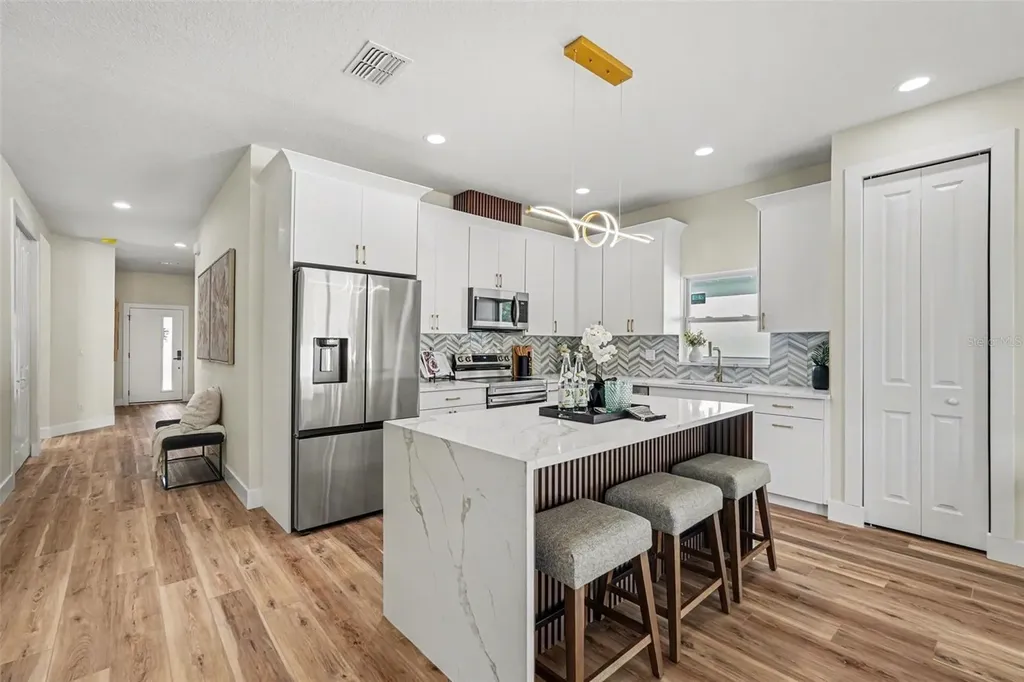 1721 W Perio Street Tampa FL 33612