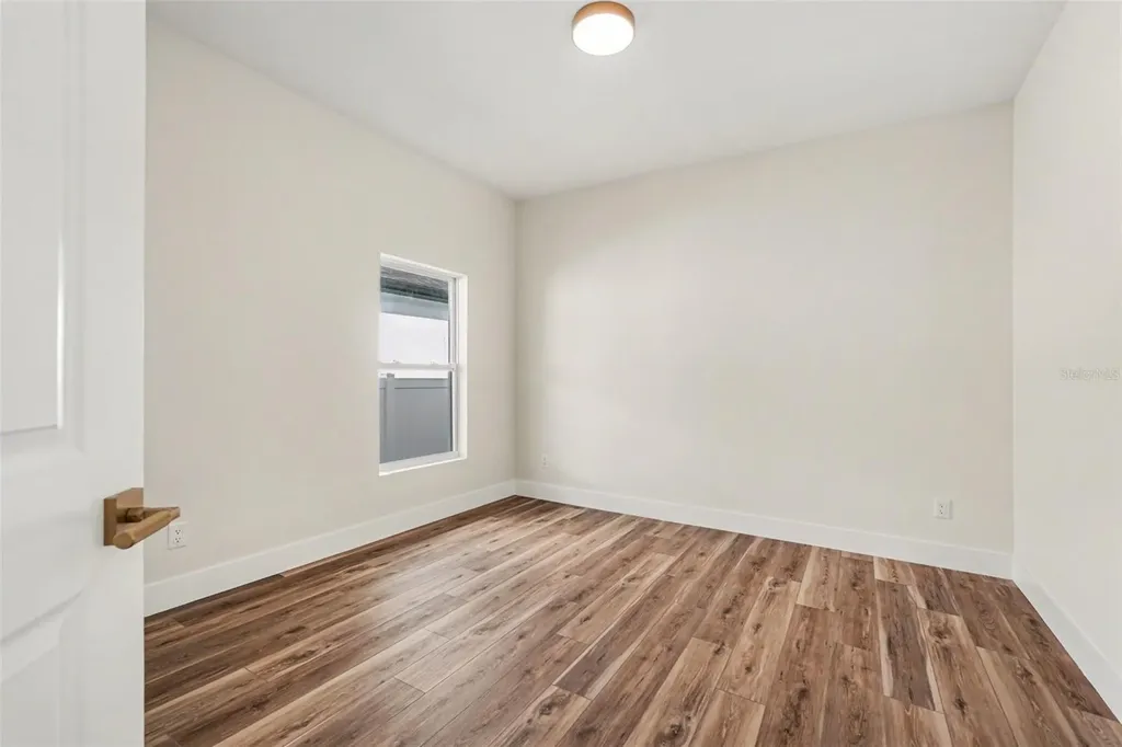1721 W Perio Street Tampa FL 33612