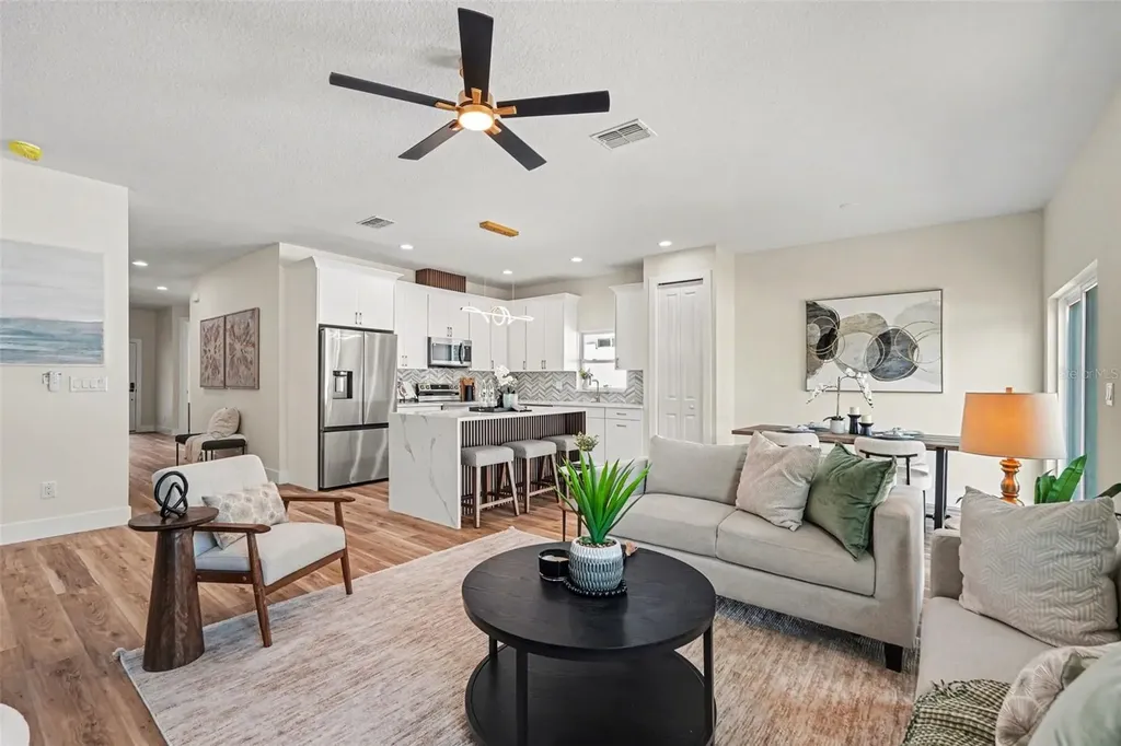 1721 W Perio Street Tampa FL 33612