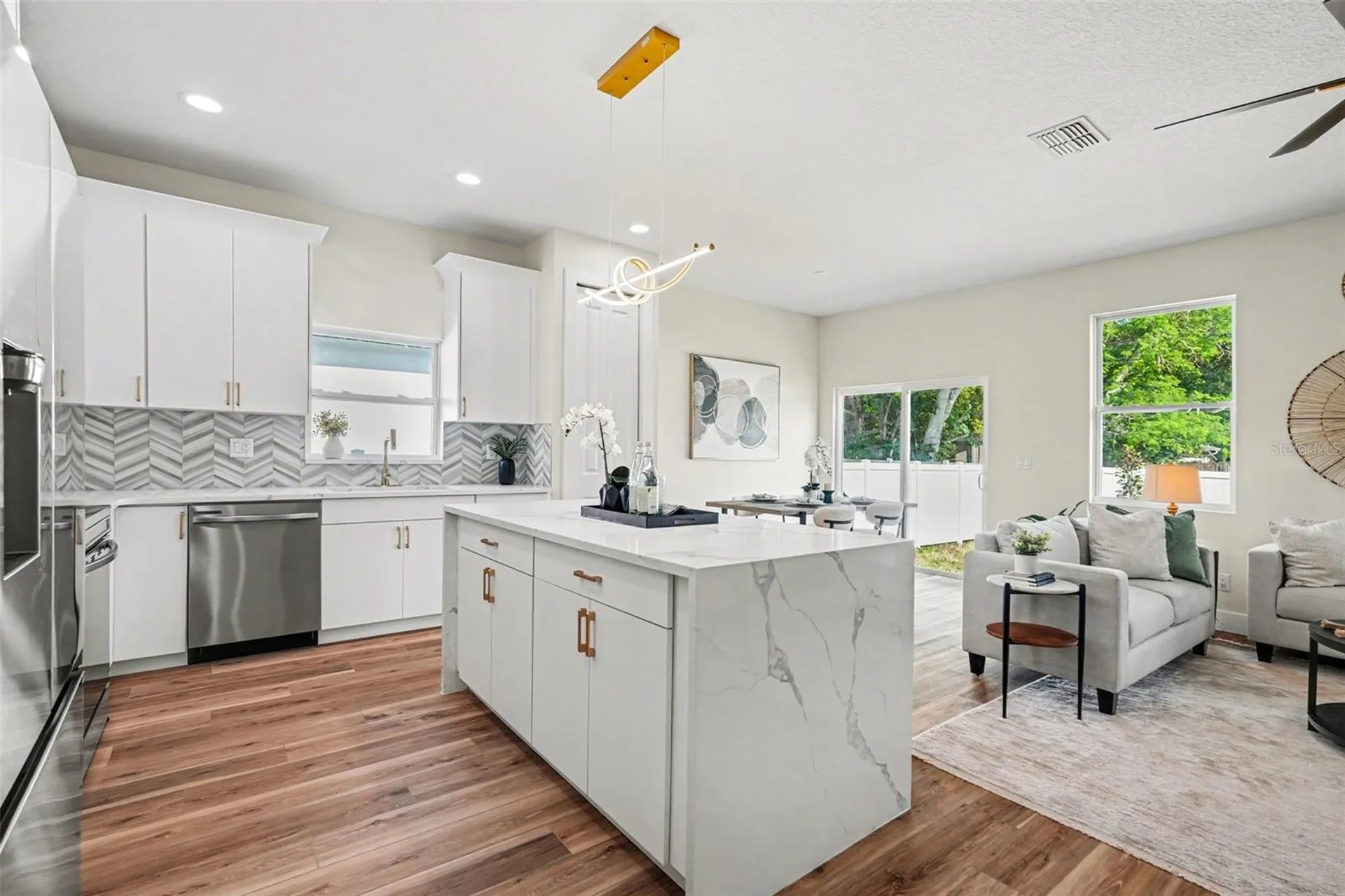 1721 W Perio Street Tampa FL 33612