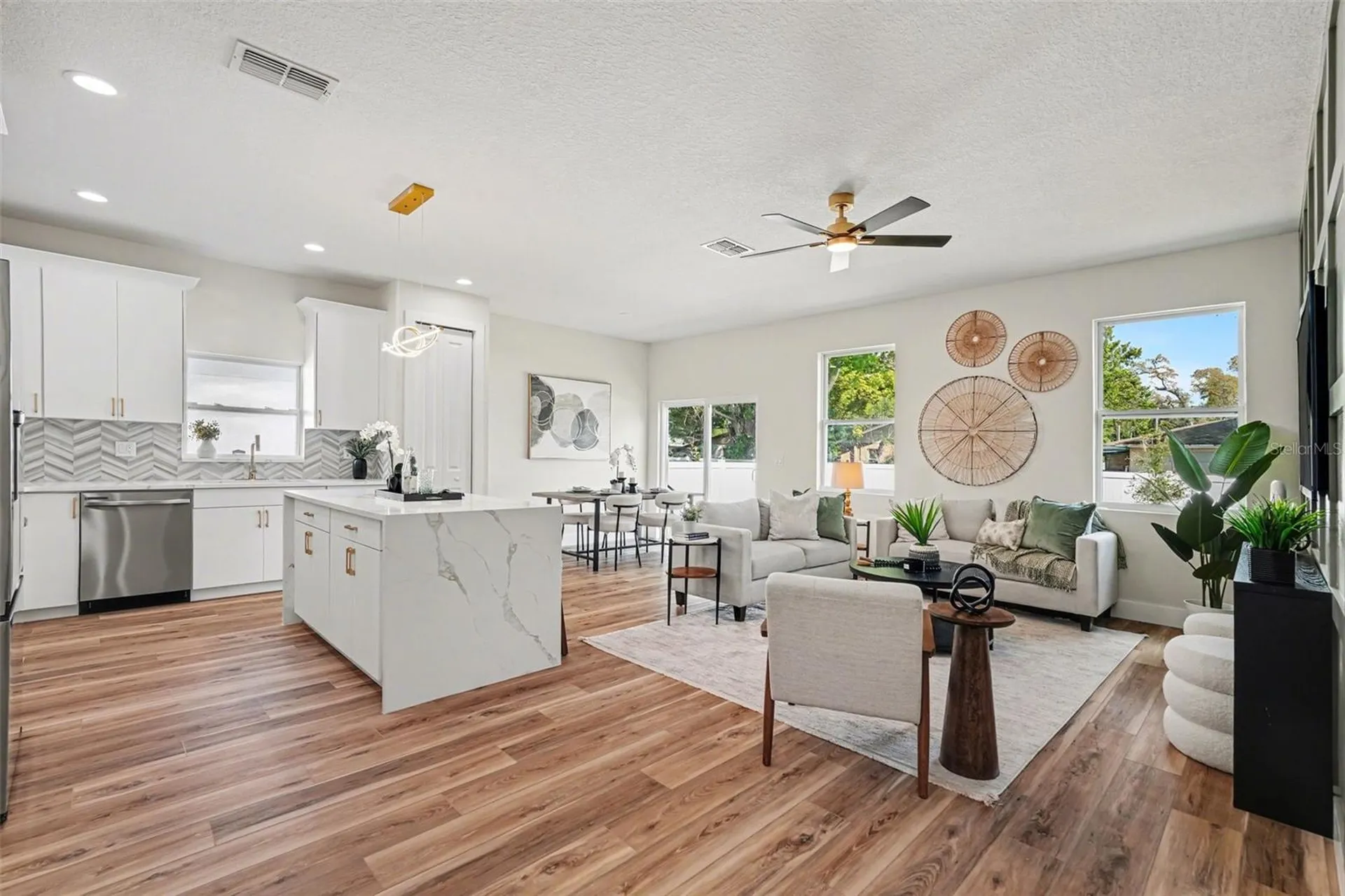 1721 W Perio Street Tampa FL 33612