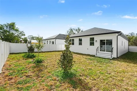 1721 W Perio Street Tampa FL 33612