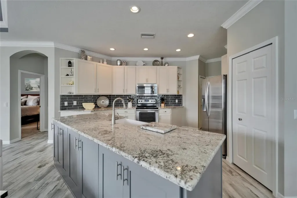 221 Sela Cove Circle Apollo Beach FL 33572