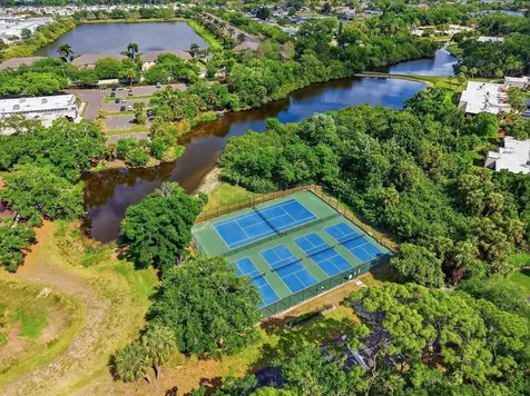 169 Pinehurst Drive Bradenton FL 34210