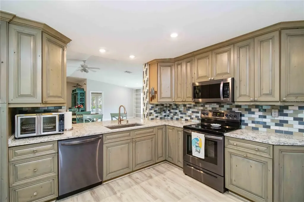 907 69th Street NW Bradenton FL 34209