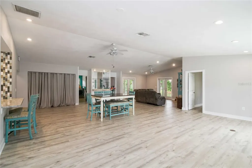 907 69th Street NW Bradenton FL 34209