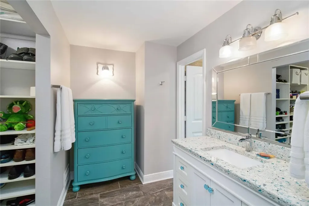 907 69th Street NW Bradenton FL 34209