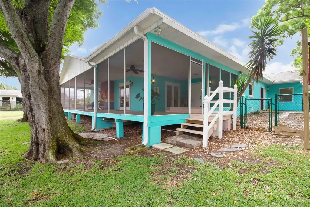 907 69th Street NW Bradenton FL 34209