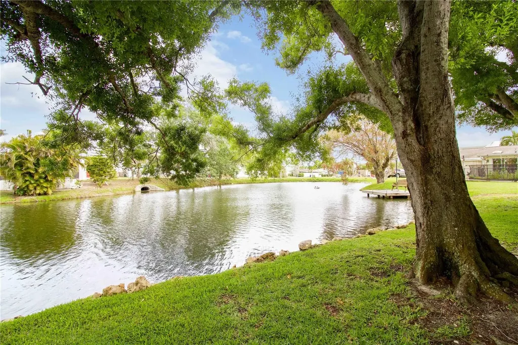 907 69th Street NW Bradenton FL 34209