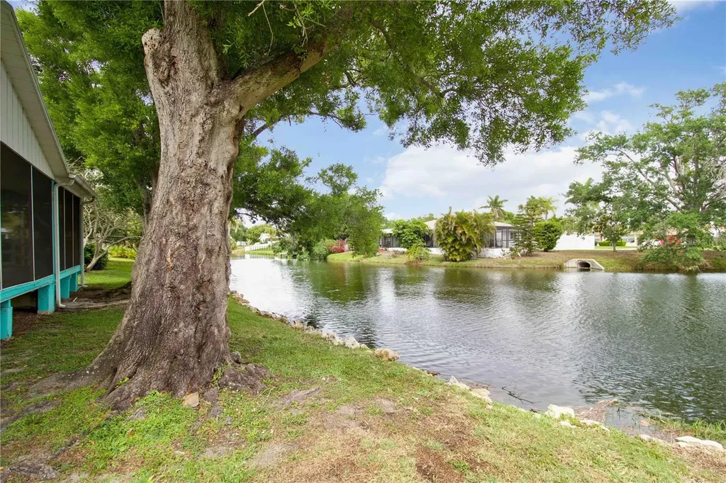 907 69th Street NW Bradenton FL 34209