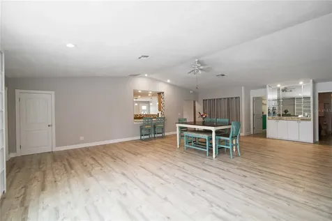 907 69th Street NW Bradenton FL 34209