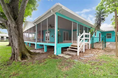 907 69th Street NW Bradenton FL 34209