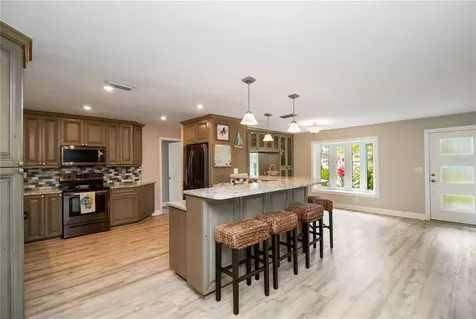 907 69th Street NW Bradenton FL 34209