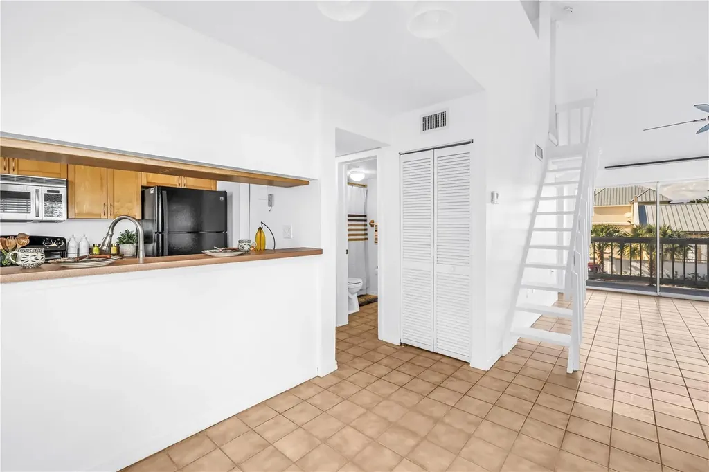 6939 Stones Throw Circle N St Petersburg FL 33710