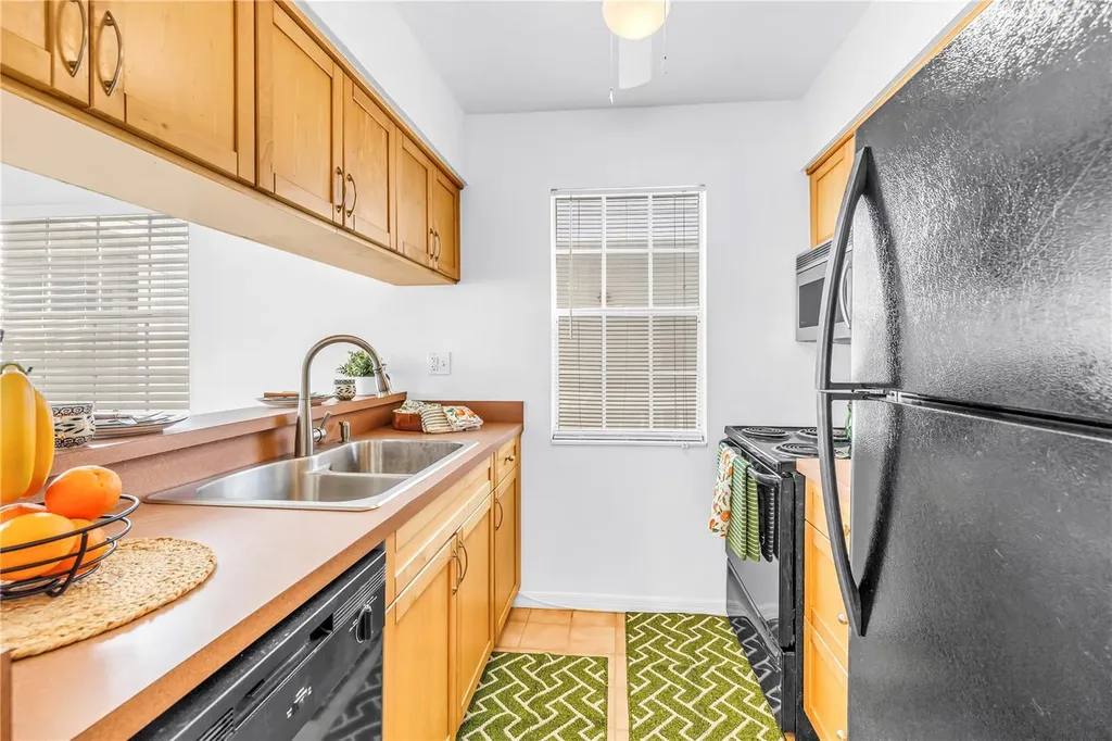 6939 Stones Throw Circle N St Petersburg FL 33710