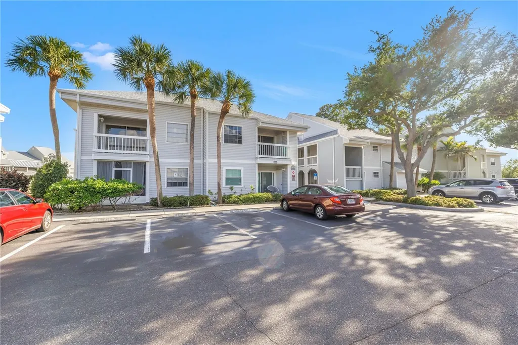 6939 Stones Throw Circle N St Petersburg FL 33710