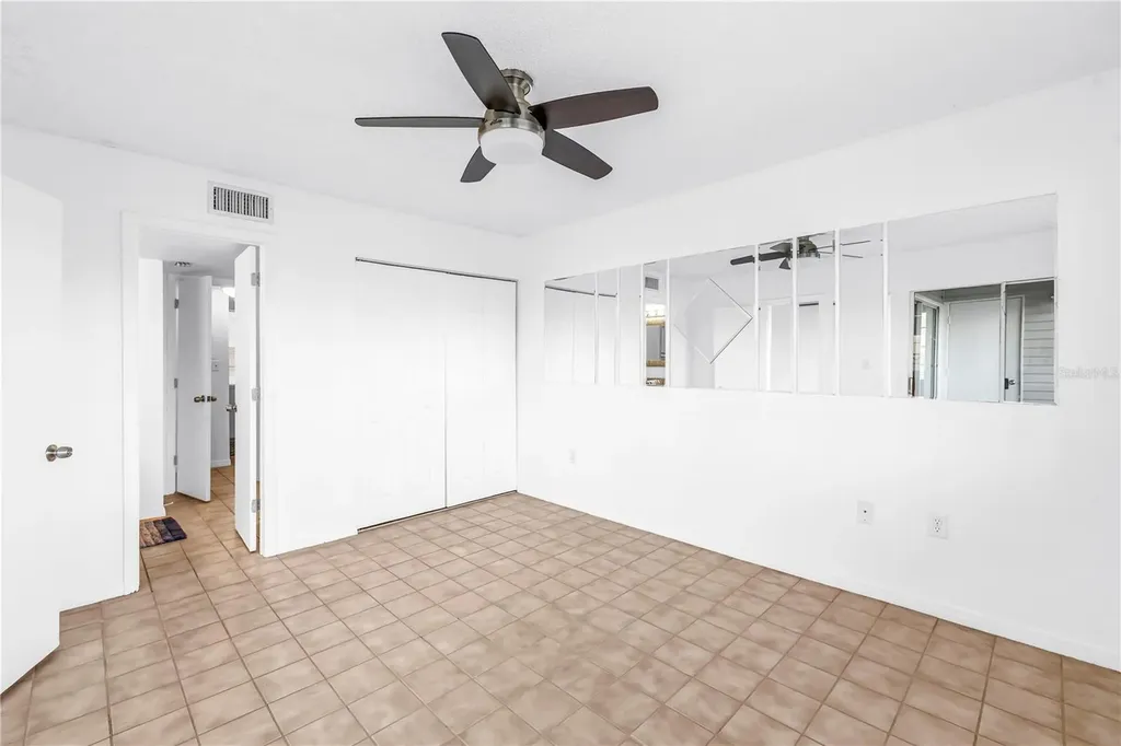 6939 Stones Throw Circle N St Petersburg FL 33710