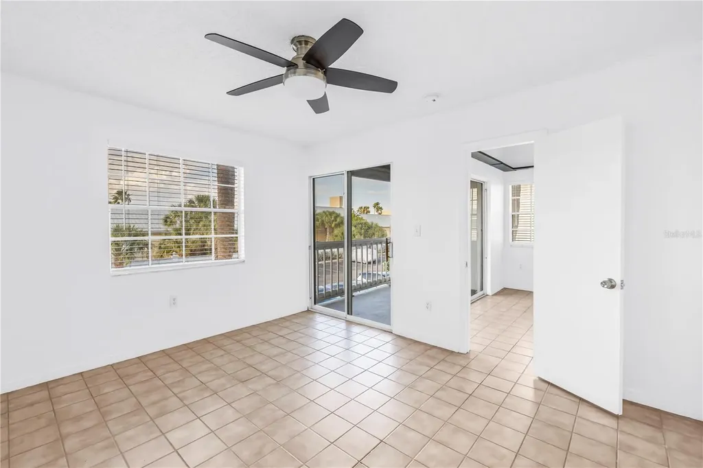 6939 Stones Throw Circle N St Petersburg FL 33710
