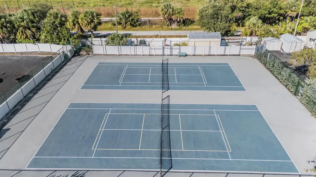 6939 Stones Throw Circle N St Petersburg FL 33710