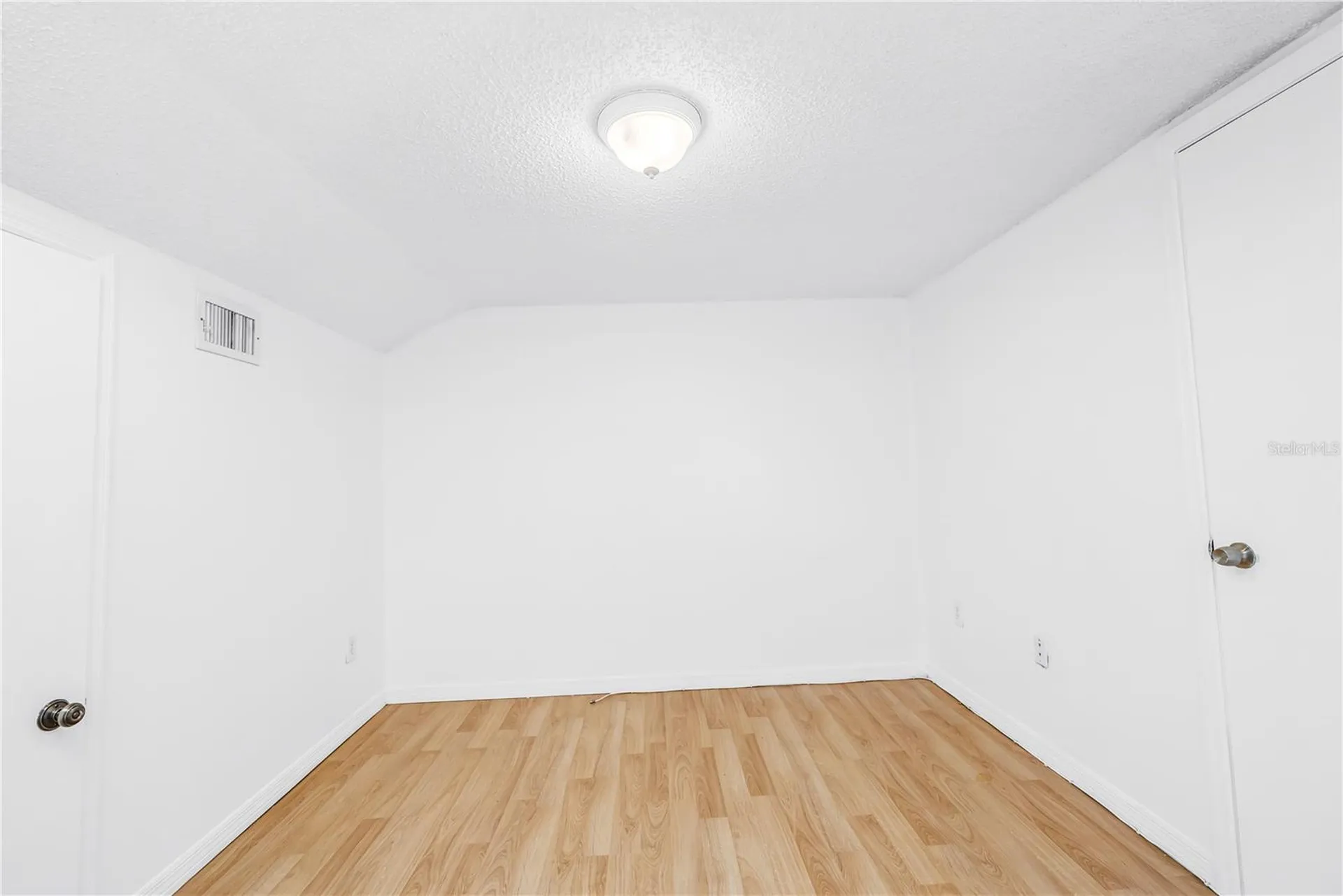 6939 Stones Throw Circle N St Petersburg FL 33710