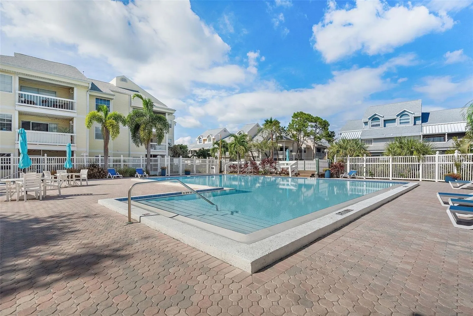 6939 Stones Throw Circle N St Petersburg FL 33710
