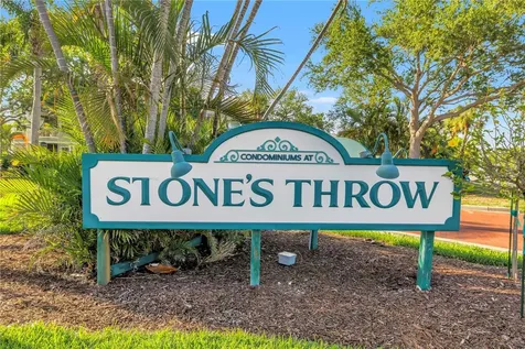 6939 Stones Throw Circle N St Petersburg FL 33710