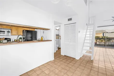 6939 Stones Throw Circle N St Petersburg FL 33710