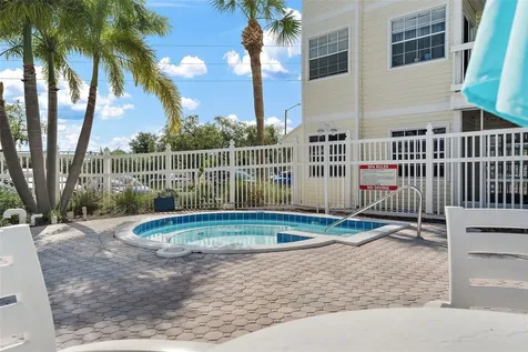 6939 Stones Throw Circle N St Petersburg FL 33710
