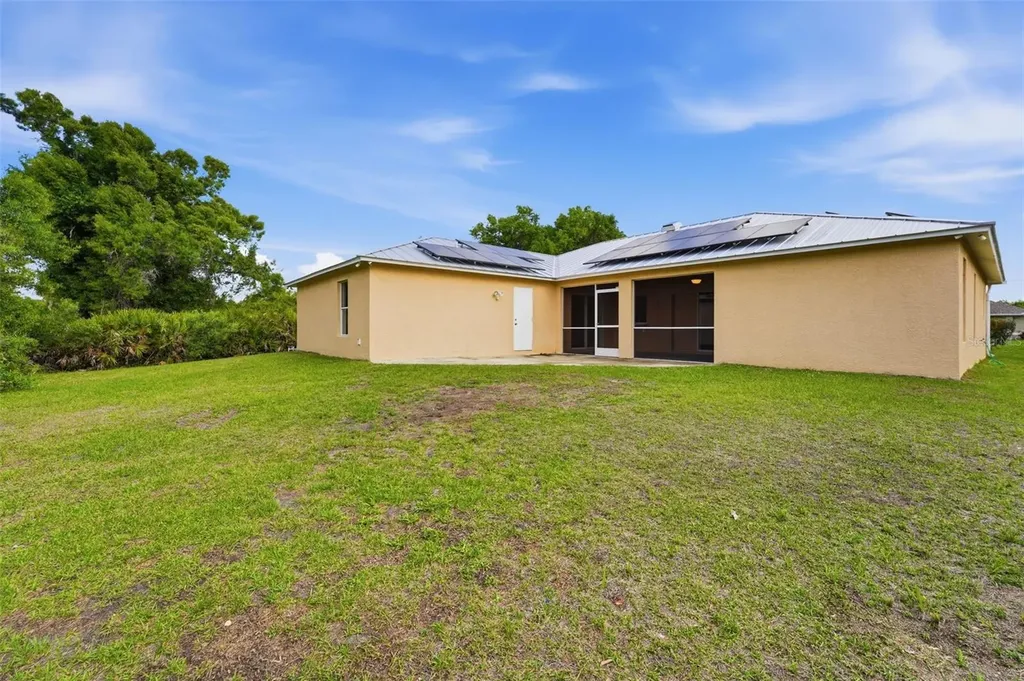2637 Courtland Avenue North Port FL 34286