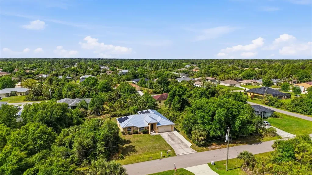 2637 Courtland Avenue North Port FL 34286