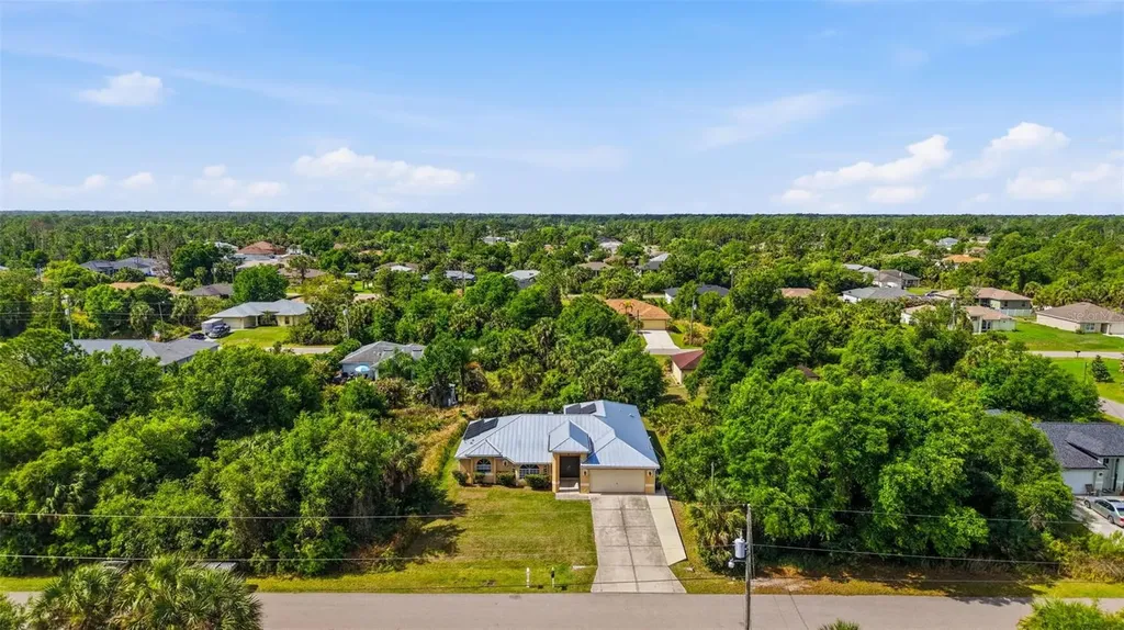 2637 Courtland Avenue North Port FL 34286
