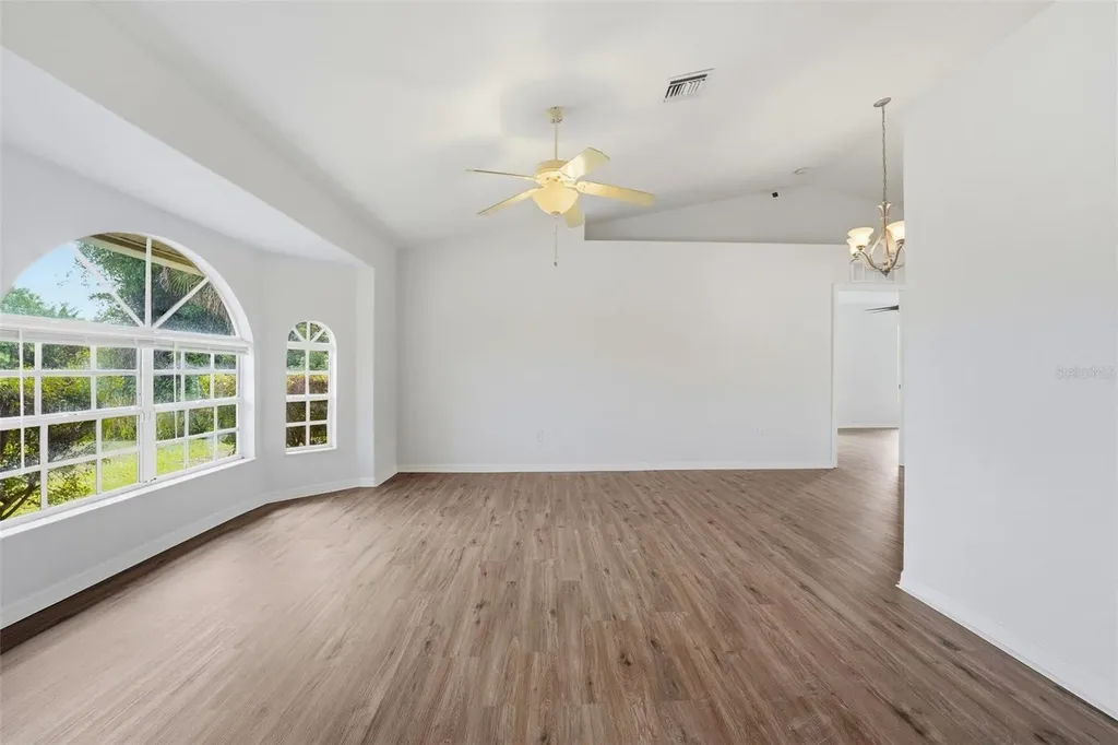 2637 Courtland Avenue North Port FL 34286