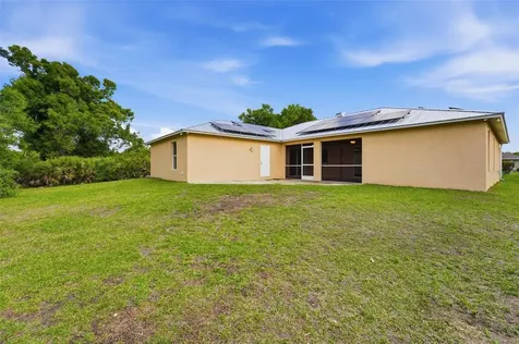 2637 Courtland Avenue North Port FL 34286