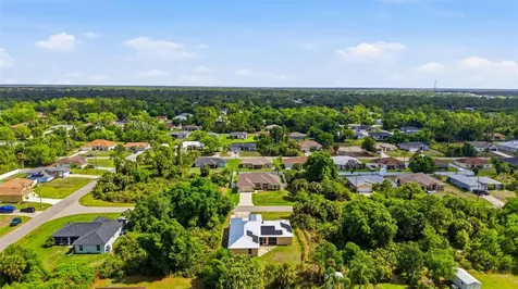 2637 Courtland Avenue North Port FL 34286