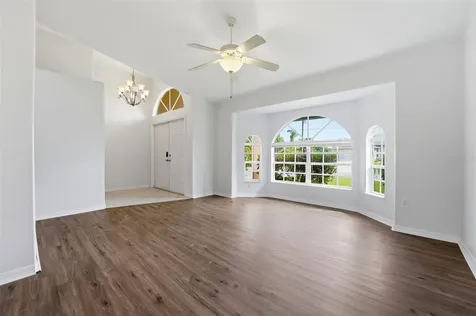 2637 Courtland Avenue North Port FL 34286