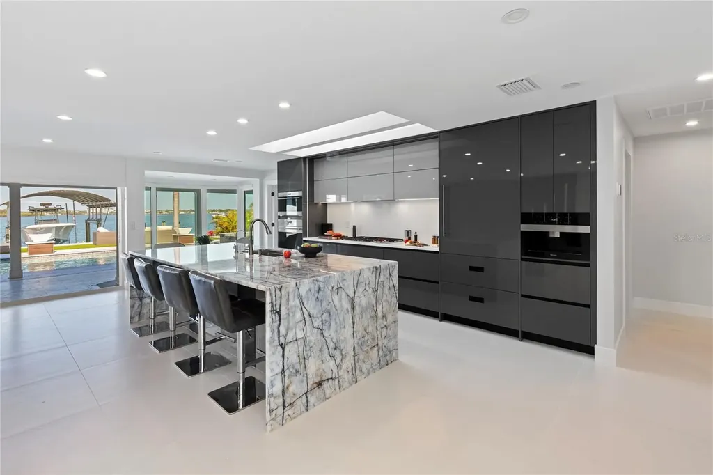 631 Harbor Island Clearwater Beach FL 33767