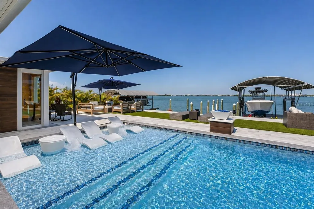 631 Harbor Island Clearwater Beach FL 33767