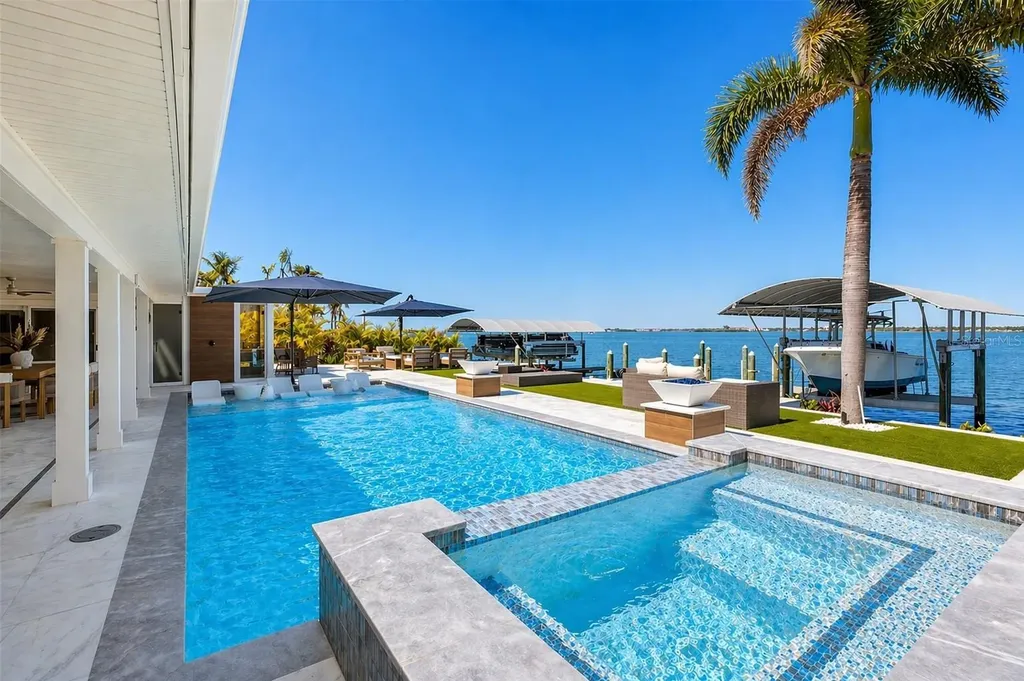 631 Harbor Island Clearwater Beach FL 33767