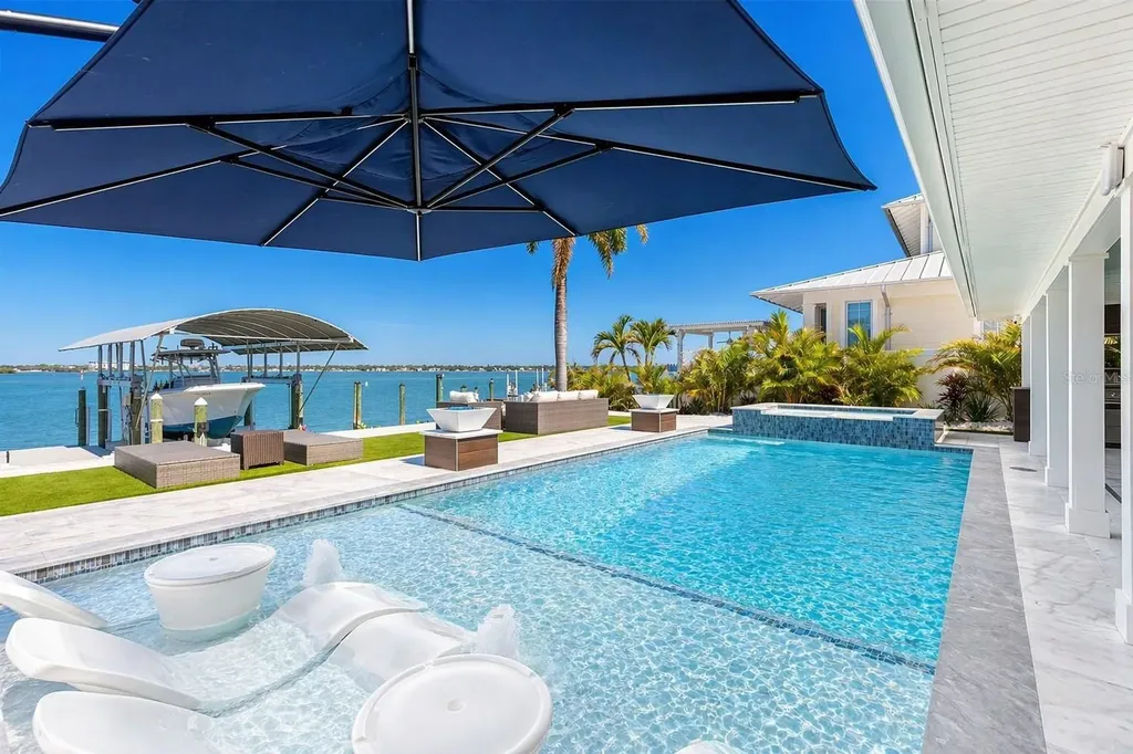 631 Harbor Island Clearwater Beach FL 33767