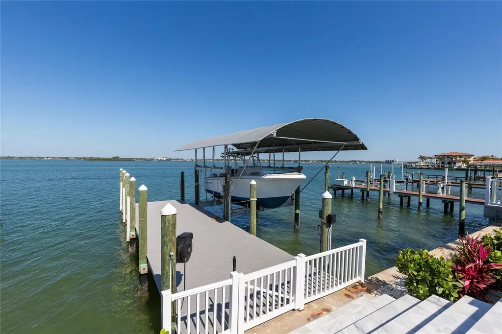 631 Harbor Island Clearwater Beach FL 33767